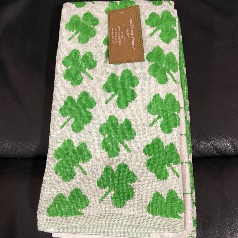 Cupcakes and Cashmere St Patricks Kitchen Towels, Set of 3 Shamrocks Towels